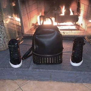 Black back pack and Black shoes to match size 91/2